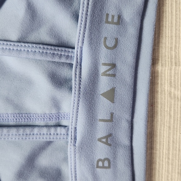 Balance sports bra - Picture 3 of 3